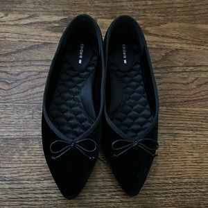 Birdies The Goldfinch flats in Caviar